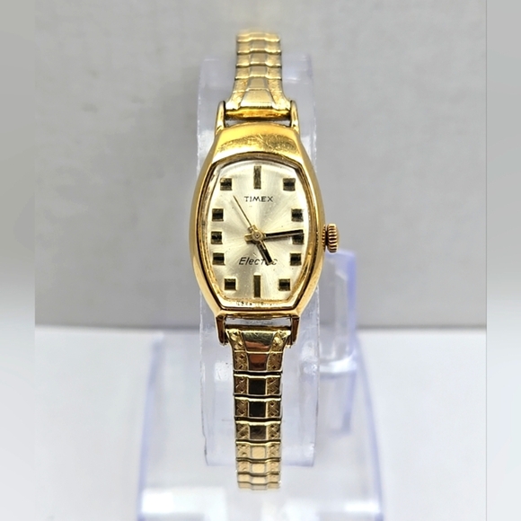 1969 Timex Electric 92241 Ladies Watch 10K Gold Plate New Battery Runs Vintage - Picture 1 of 13
